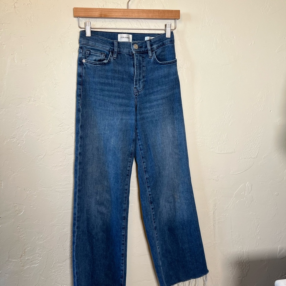 FRAME 90s Raw Hem Blue Jeans